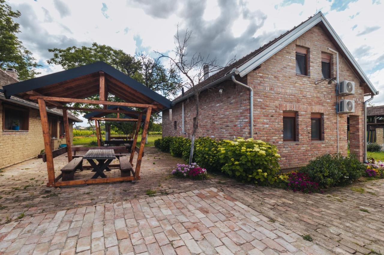 Bed and Breakfast Sobe Kod Baje - Baranjska Kuca Karanac Exterior foto