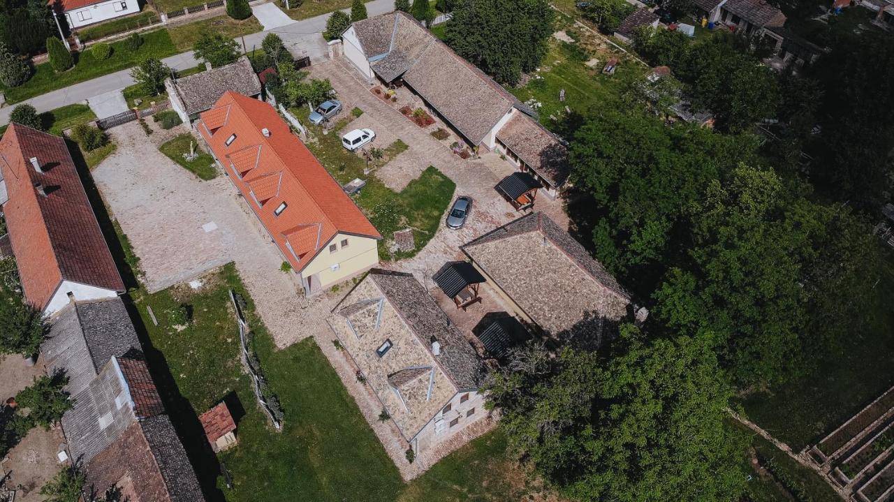Bed and Breakfast Sobe Kod Baje - Baranjska Kuca Karanac Exterior foto