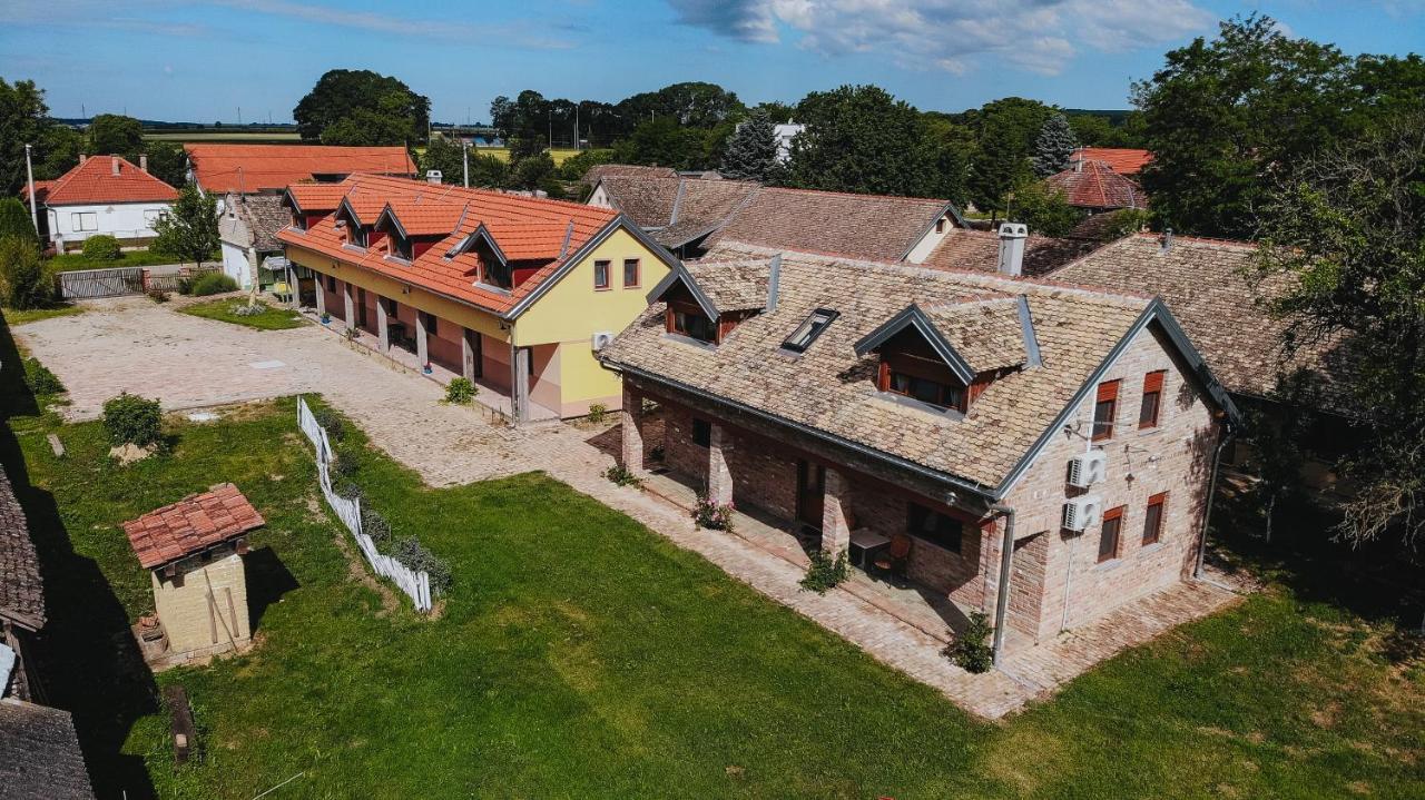 Bed and Breakfast Sobe Kod Baje - Baranjska Kuca Karanac Exterior foto